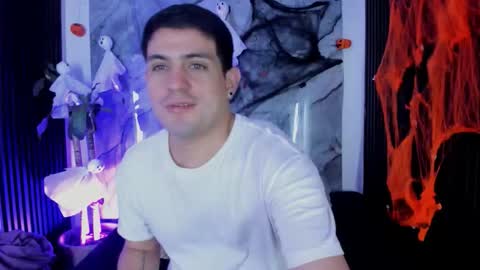 Snapshot of william_steel_ chatting on 10.25.25 William Steel online show from 10.25.25