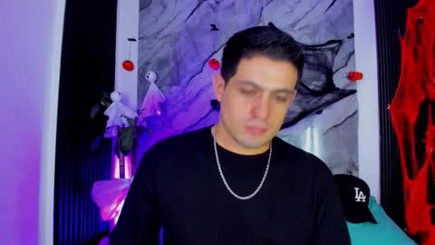 Snapshot of william_steel_ chatting on 10.26.25 William Steel online show from 10.26.25