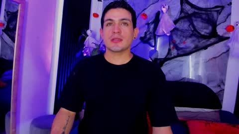 Snapshot of william_steel_ chatting on 11.01.25 William Steel online show from 11.01.25