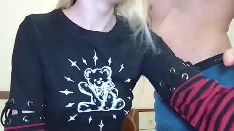 William and Mia online show from 04.08.26