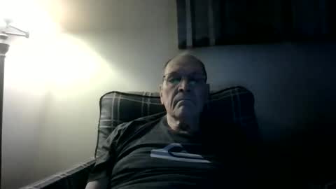 Snapshot of willnedoher chatting on 12.17.25 Willhedoher online show from 12.17.25