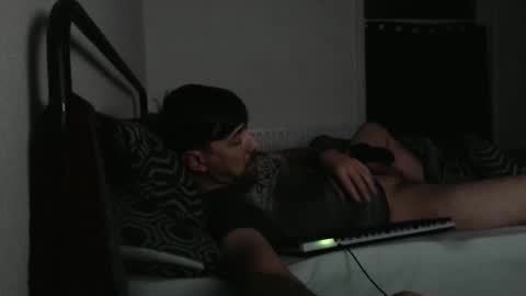 Snapshot of willybewildstone chatting on 11.08.25 willybewildstone online show from 11.08.25