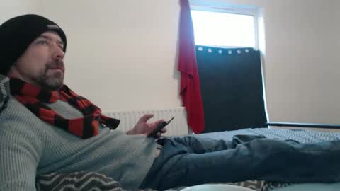 Snapshot of willybewildstone chatting on 11.18.25 willybewildstone online show from 11.18.25