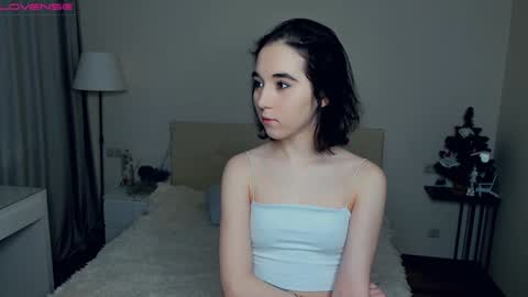 Amalia and Mia online show from 01.06.25