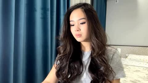 Snapshot of winterluchini chatting on 11.10.25 Amina online show from 11.10.25