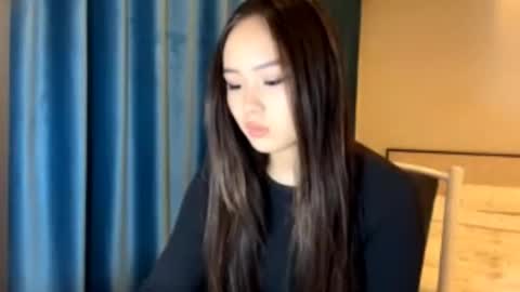 Snapshot of winterluchini chatting on 11.16.25 Amina online show from 11.16.25