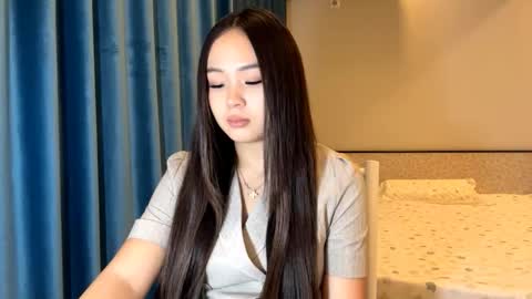 Snapshot of winterluchini chatting on 11.22.25 Amina online show from 11.22.25