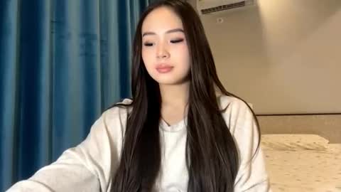 Snapshot of winterluchini chatting on 12.02.25 Amina online show from 12.02.25