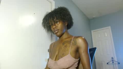 Snapshot of wishhwashy22 chatting on 12.28.24 Chanel online show from 12.28.24