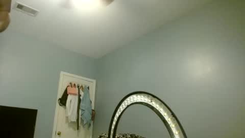 Snapshot of wishhwashy22 chatting on 01.09.25 Chanel online show from 01.09.25