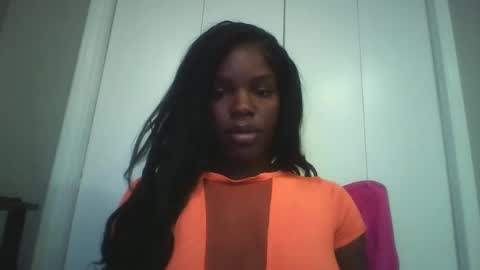 Snapshot of wishhwashy22 chatting on 09.08.25 Chanel online show from 09.08.25