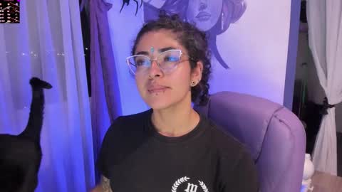     Luna Violeta  A r t i s t  online show from 12.01.25