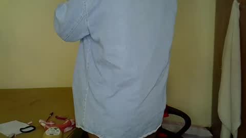 Snapshot of wizzia_khalifa chatting on 01.09.25 girlie o online show from 01.09.25