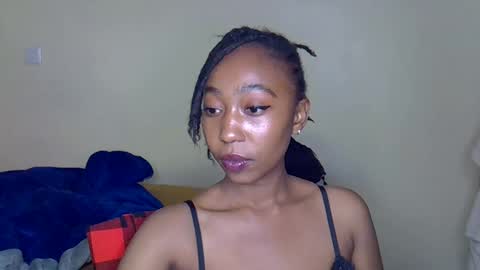 Snapshot of wizzia_khalifa chatting on 01.10.25 girlie o online show from 01.10.25