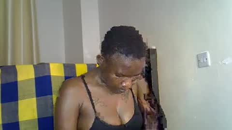 Snapshot of wizzia_khalifa chatting on 03.12.25 girlie o online show from 03.12.25