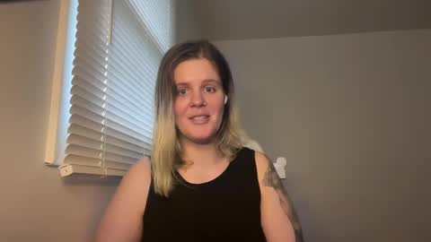 Snapshot of wldntulik2no chatting on 12.31.24 Moth online show from 12.31.24