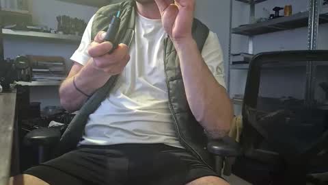 wnhz27 online show from 11.22.25