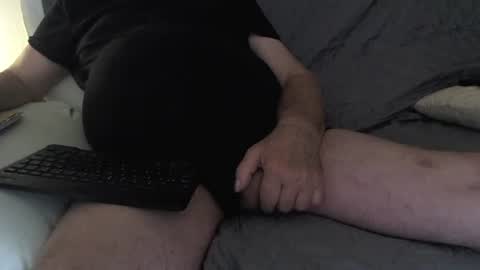 Snapshot of wobbel chatting on 12.17.25 wobbel online show from 12.17.25