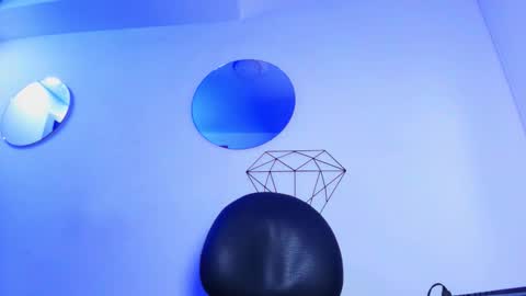  W O L F  online show from 11.21.25