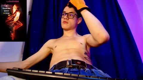  W O L F  online show from 12.01.25