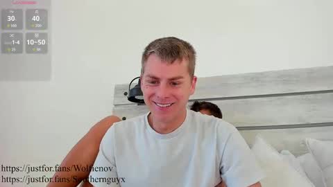 Snapshot of wolfiell chatting on 12.12.24 Wolfienov online show from 12.12.24