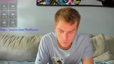 Snapshot of wolfiell chatting on 12.17.24 Wolfienov online show from 12.17.24