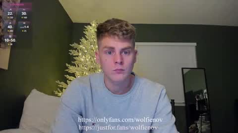 Snapshot of wolfiell chatting on 01.23.25 Wolfienov online show from 01.23.25