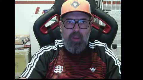 Snapshot of womenizzeer chatting on 12.02.25 Adam online show from 12.02.25