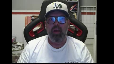 Snapshot of womenizzeer chatting on 01.19.26 Adam online show from 01.19.26