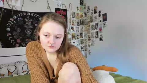 Snapshot of wonderconnie chatting on 09.30.25 wonderconnie online show from 09.30.25