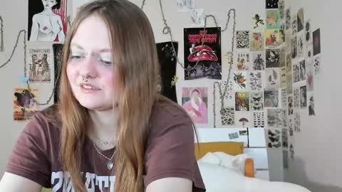 Snapshot of wonderconnie chatting on 10.22.25 wonderconnie online show from 10.22.25