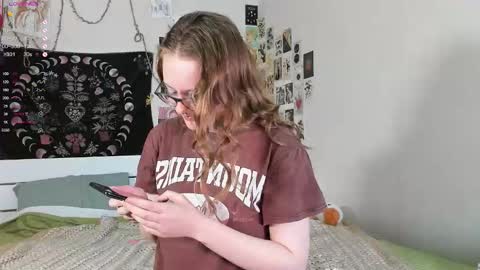 Snapshot of wonderconnie chatting on 11.16.25 wonderconnie online show from 11.16.25