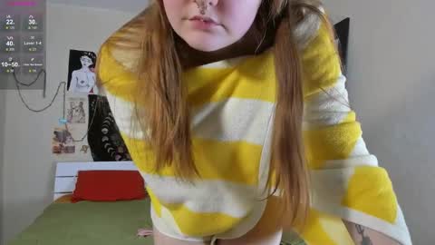 Snapshot of wonderconnie chatting on 12.14.25 wonderconnie online show from 12.14.25