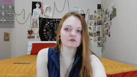 Snapshot of wonderconnie chatting on 12.21.25 wonderconnie online show from 12.21.25