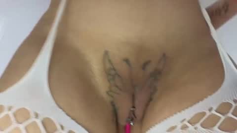 Snapshot of wondergirl_68 chatting on 01.15.25 Wondergirl online show from 01.15.25