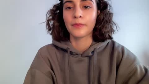 Snapshot of wonderland_stia chatting on 03.05.25 Stia online show from 03.05.25