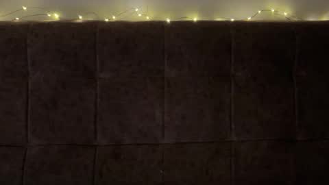 Snapshot of wonderland_stia chatting on 10.21.25 Stia online show from 10.21.25