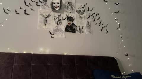 Snapshot of wonderland_stia chatting on 10.23.25 Stia online show from 10.23.25