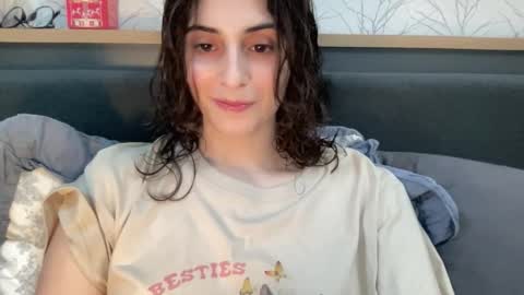 Snapshot of wonderland_stia chatting on 12.03.25 Stia online show from 12.03.25