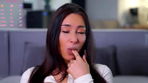 Snapshot of wonthityouback chatting on 02.14.26 Maria online show from 02.14.26