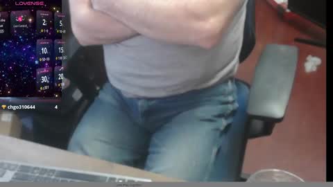 Snapshot of woodworker6473 chatting on 01.07.25 woodworker6473 online show from 01.07.25