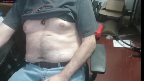 Snapshot of woodworker6473 chatting on 01.18.25 woodworker6473 online show from 01.18.25