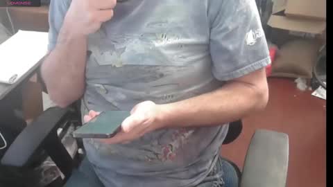 Snapshot of woodworker6473 chatting on 01.29.25 woodworker6473 online show from 01.29.25