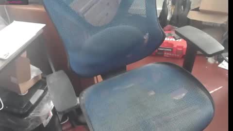 Snapshot of woodworker6473 chatting on 01.29.25 woodworker6473 online show from 01.29.25