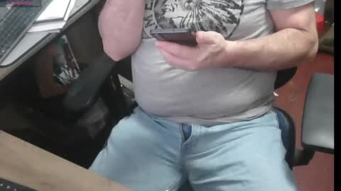 Snapshot of woodworker6473 chatting on 03.05.25 woodworker6473 online show from 03.05.25