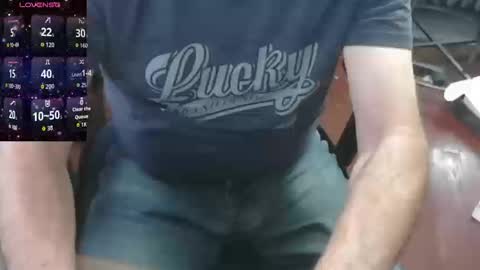 Snapshot of woodworker6473 chatting on 09.10.25 woodworker6473 online show from 09.10.25