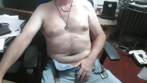 Snapshot of woodworker6473 chatting on 09.21.25 woodworker6473 online show from 09.21.25