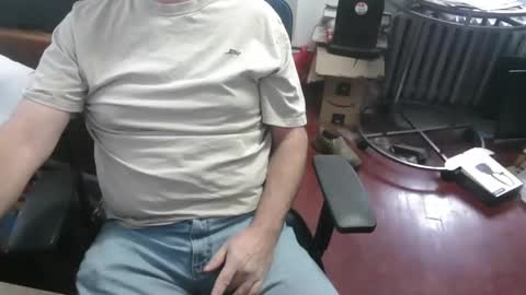 Snapshot of woodworker6473 chatting on 11.19.25 woodworker6473 online show from 11.19.25