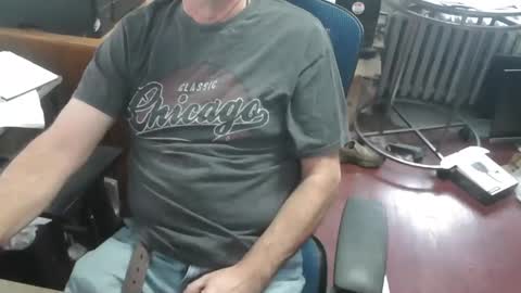 Snapshot of woodworker6473 chatting on 11.22.25 woodworker6473 online show from 11.22.25