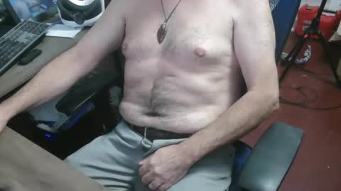 Snapshot of woodworker6473 chatting on 02.12.26 woodworker6473 online show from 02.12.26